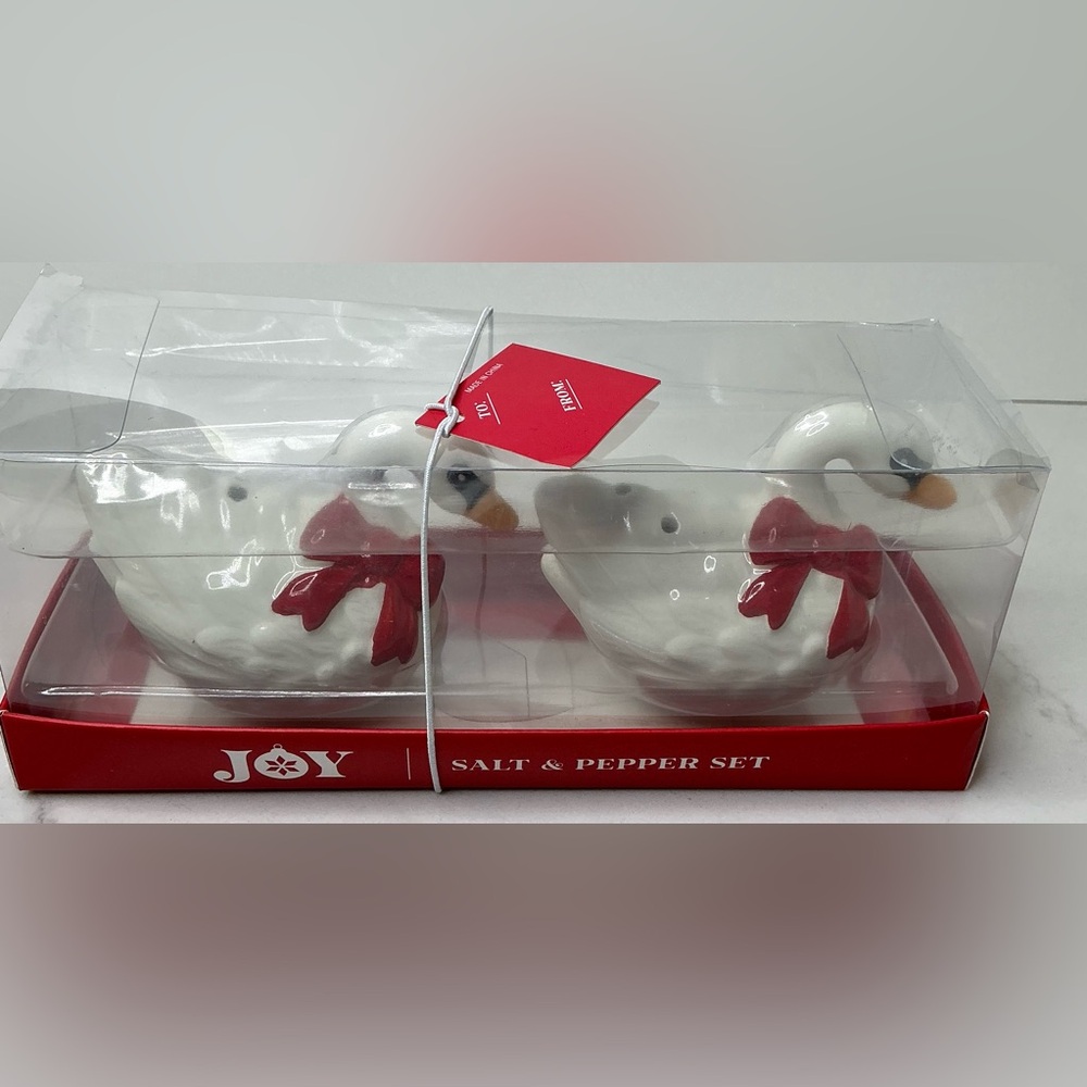 Kirkland Salt and Pepper Shakers Swans Red Bow Ceramic New